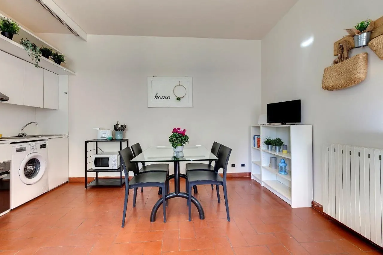 Guendalina Apartment By Mamo Florence Italy