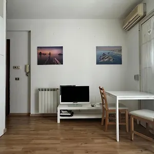 Casa Carolina, A 20 Metri Dal Mare In Pieno Centro , Aci Castello Italia